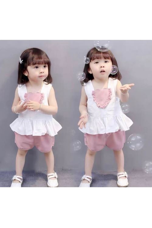 طفل بنت صيفية قاط