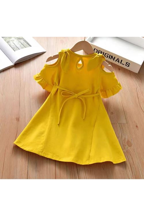 طفل بنت صيفية فستان