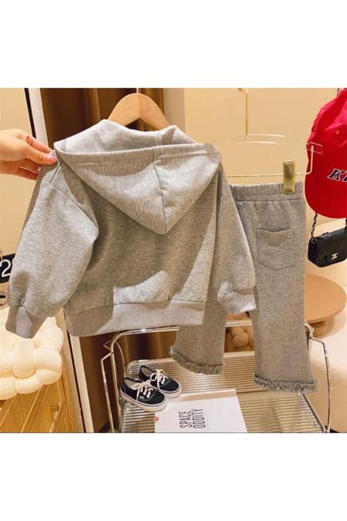 طفل بنت شتوية قاط