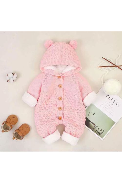 طفل بنت شتائية بدلة