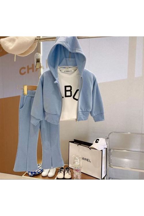 طفل بنت شتوية قاط