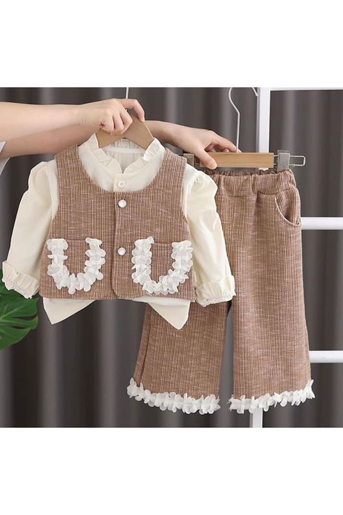 طفل بنت شتوية قاط