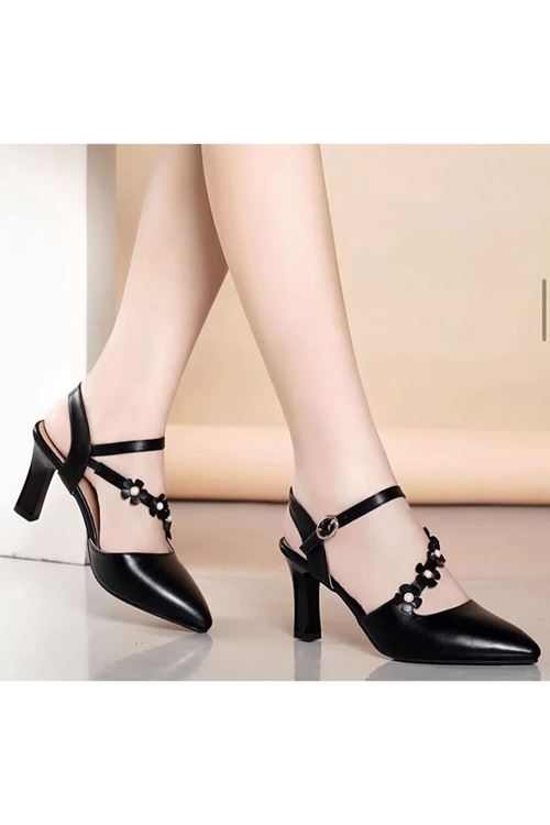 الأحذية  النسائية الصيفية  كعب  