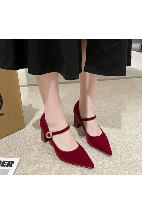 الأحذية  النسائية الصيفية كعب   