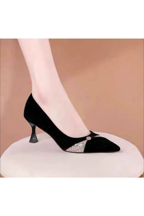 الأحذية النسائية الصيفية  كعب