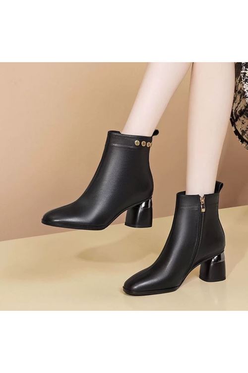 الأحذية النسائية الشتوية بوت قصير كعب  