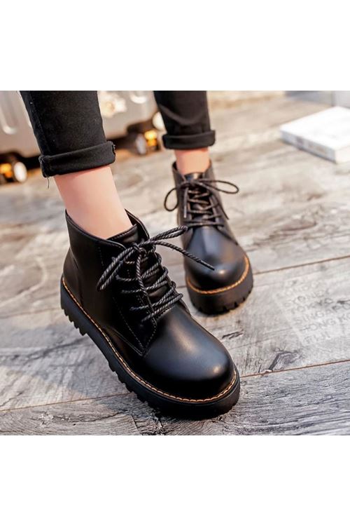 الأحذية  النسائية  الشتوية بوت قصير فلات	