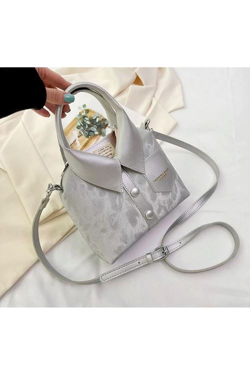 جنطة نسائية  