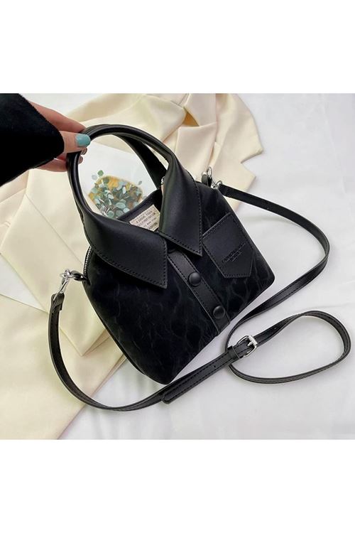 جنطة نسائية  