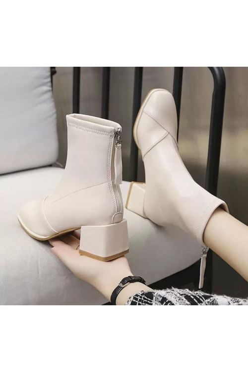 الأحذية  النسائية  الشتوية بوت قصير كعب 