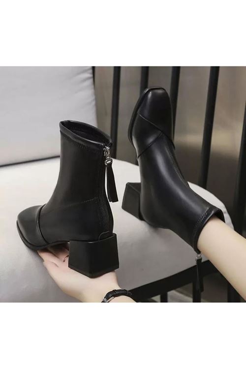 الأحذية  النسائية  الشتوية بوت قصير كعب 