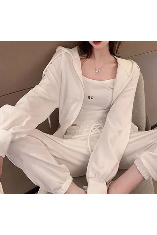 ملابس نسائية شتوية تراك