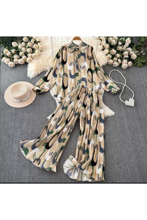 ملابس نسائية صيفية قاط