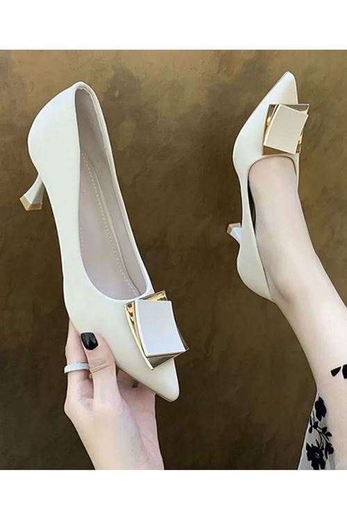 الأحذية نسائية صيفية كعب