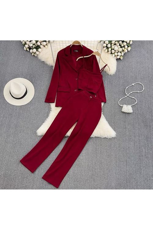 ملابس نسائية صيفية قاط