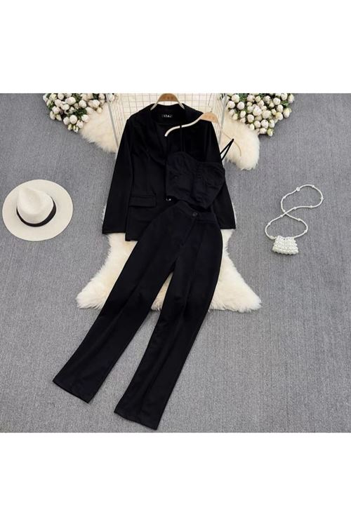 ملابس نسائية صيفية قاط