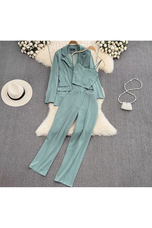 ملابس نسائية صيفية قاط