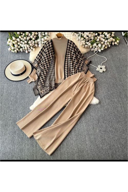 ملابس نسائية شتوية قاط