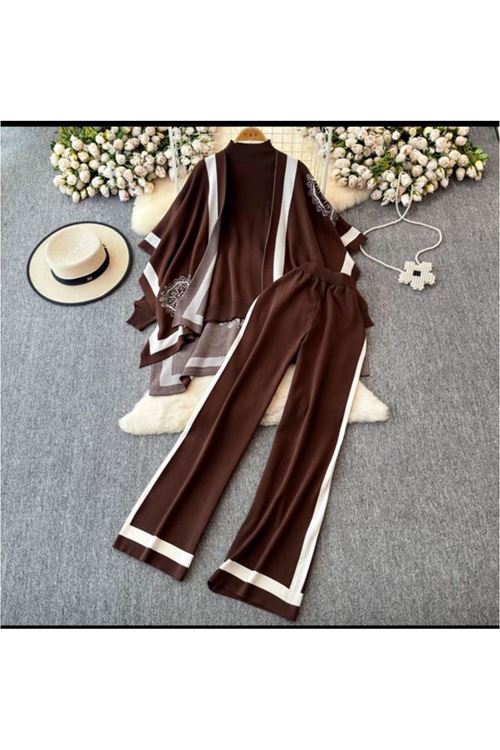 ملابس نسائية شتوية قاط