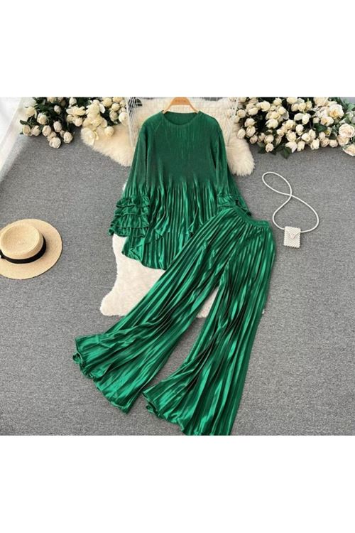 ملابس نسائية صيفية قاط