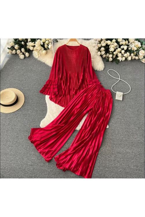 ملابس نسائية صيفية قاط