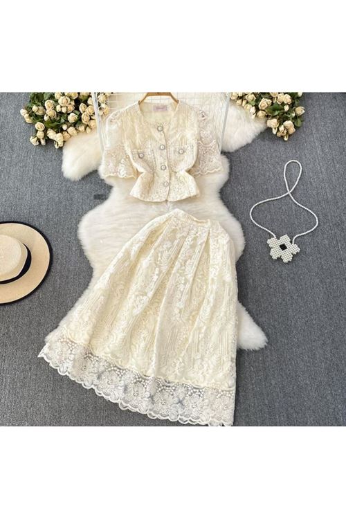 ملابس نسائية صيفية تنورة و قميص 