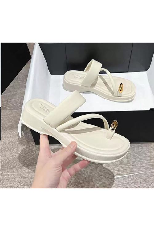 أحذية  نسائية  صيفية حذاء