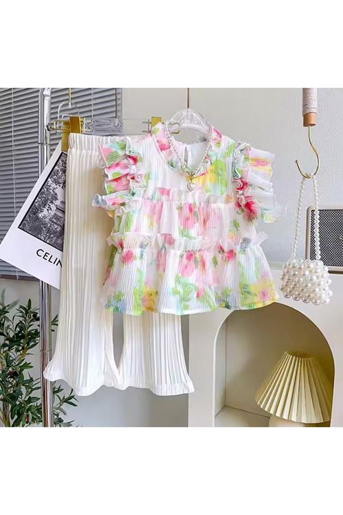 طفل بنت صيفية قاط