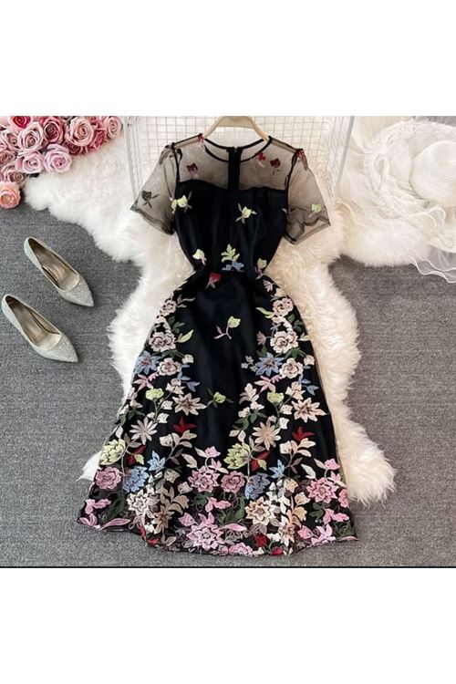 ملابس نسائية صيفية فستان