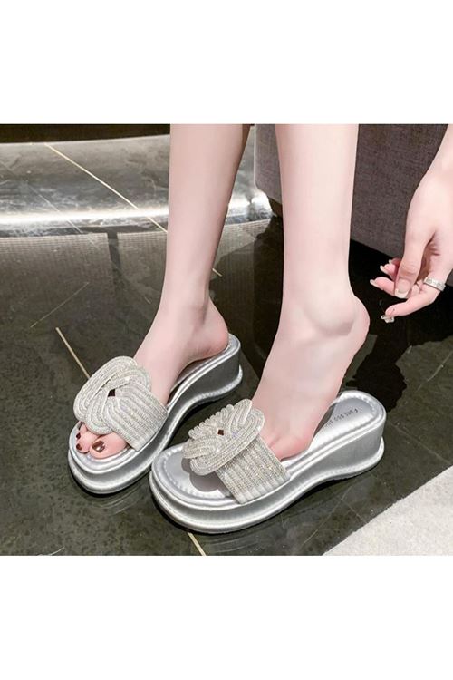 أحذية نسائية صيفيّة شحاتة