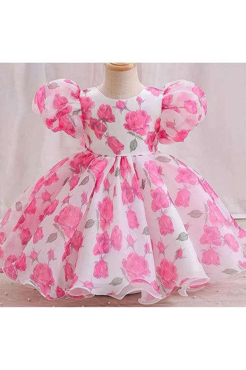 طفل بنت صيفية فستان