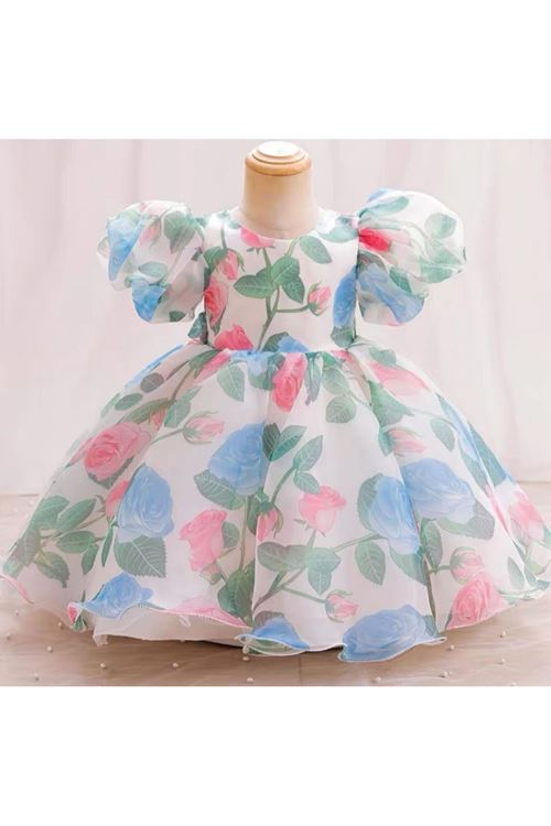 طفل بنت صيفية فستان