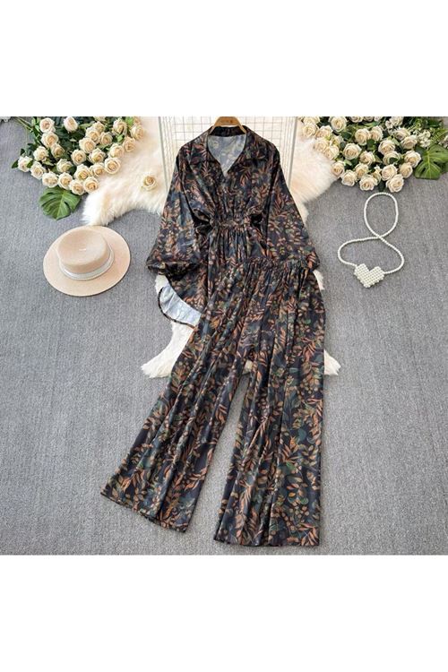 ملابس نسائية صيفية قاط