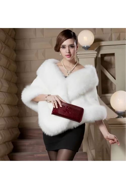 ملابس نسائية شتوية شال