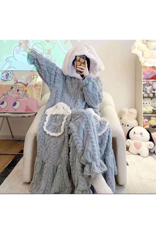 ملابس نسائية شتوية تراك