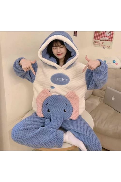 ملابس نسائية شتوية تراك