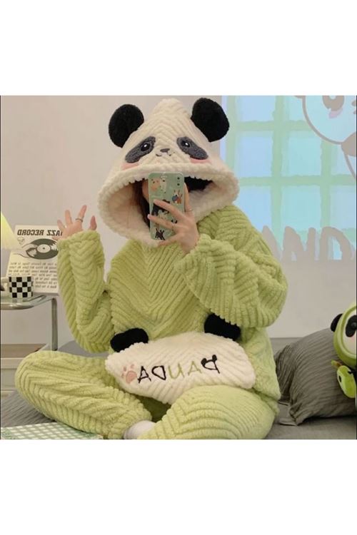 ملابس نسائية شتوية تراك