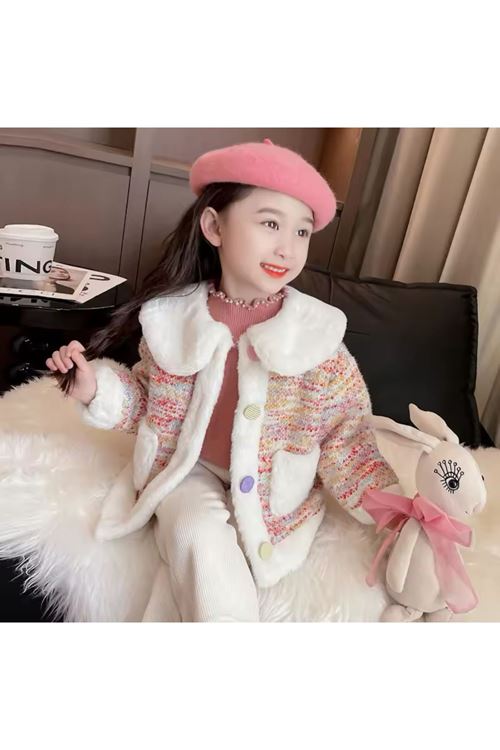 طفل بنت شتوية جاكيت