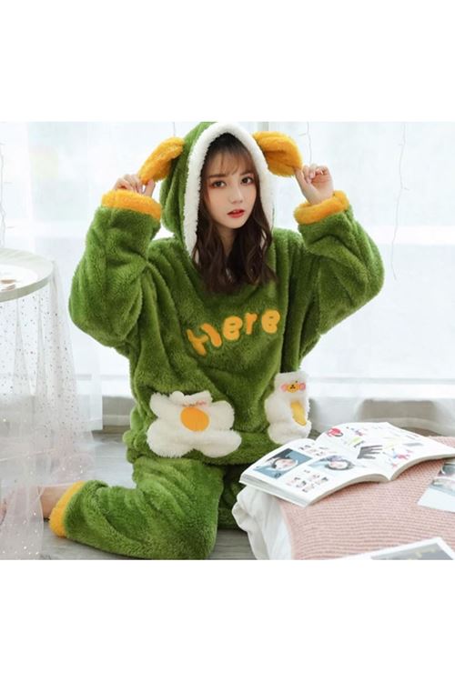 ملابس نسائية شتوية تراك