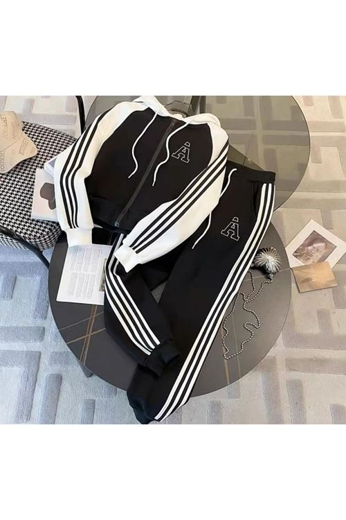 ملابس نسائية شتوية تراك