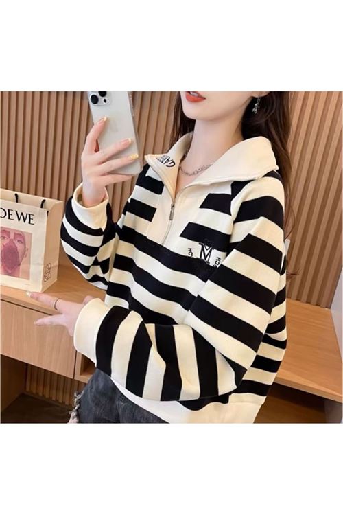 ملابس نسائية شتوية هودي