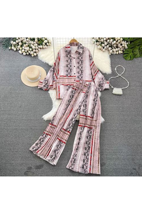 ملابس نسائية صيفية قاط