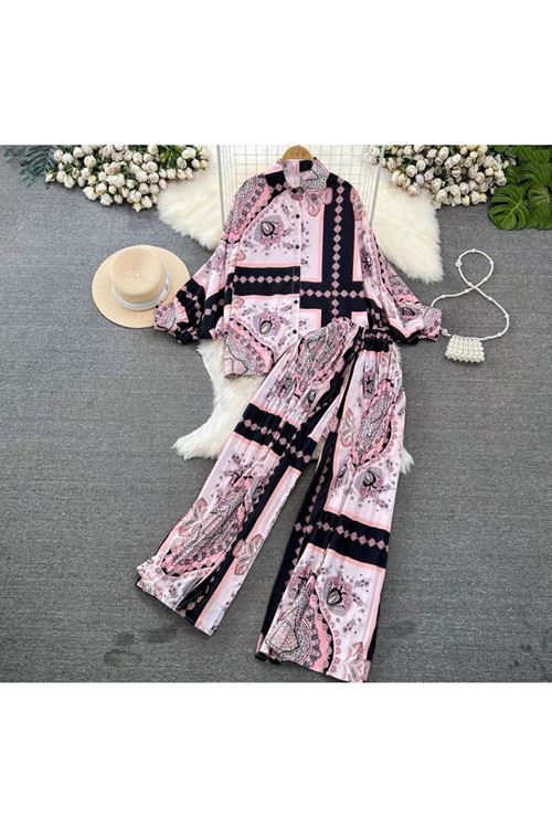 ملابس نسائية صيفية قاط