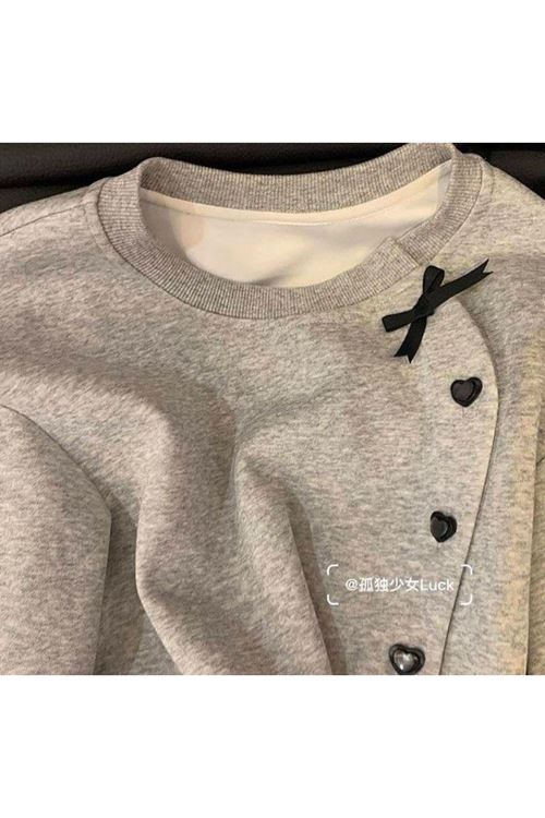 ملابس نسائية شتوية بلوز