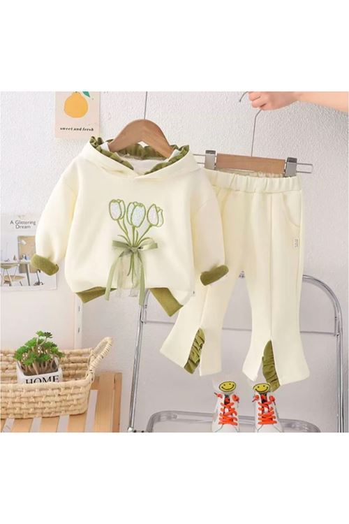 طفل بنت شتوية قاط