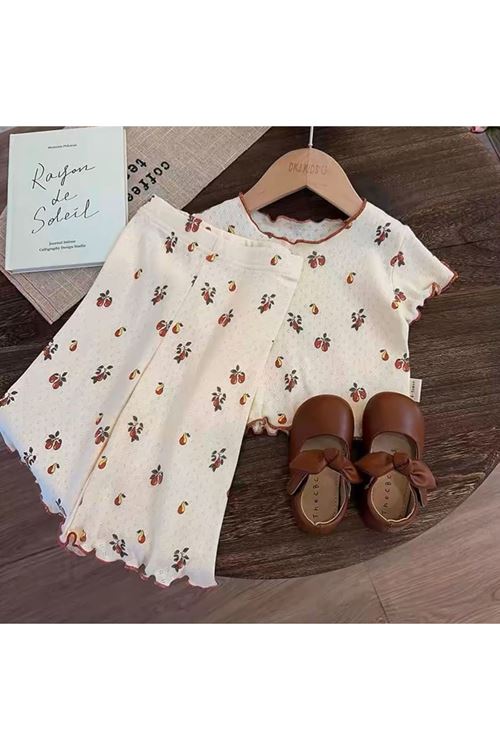 طفل بنت صيفية قاط