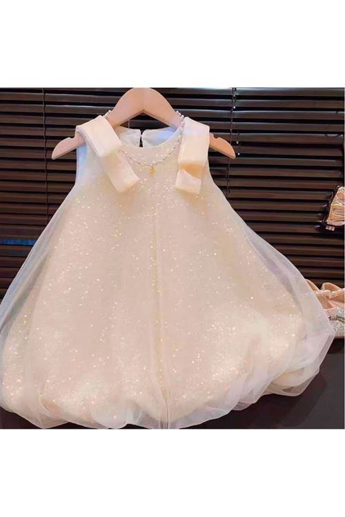 طفل بنت صيفية فستان