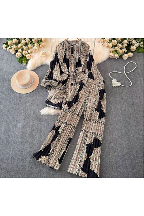 ملابس نسائية صيفية قاط