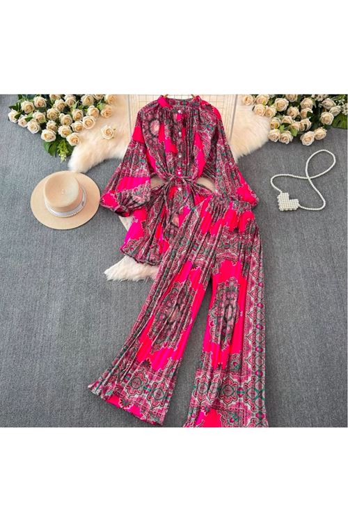 ملابس نسائية صيفية قاط