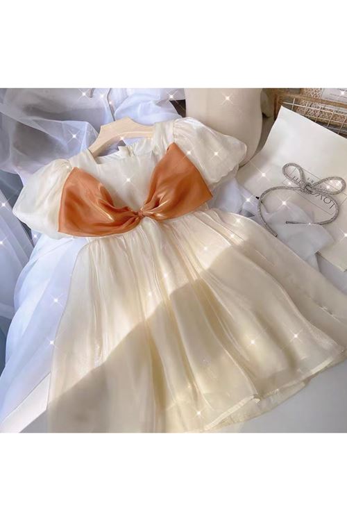 طفل بنت صيفية فستان